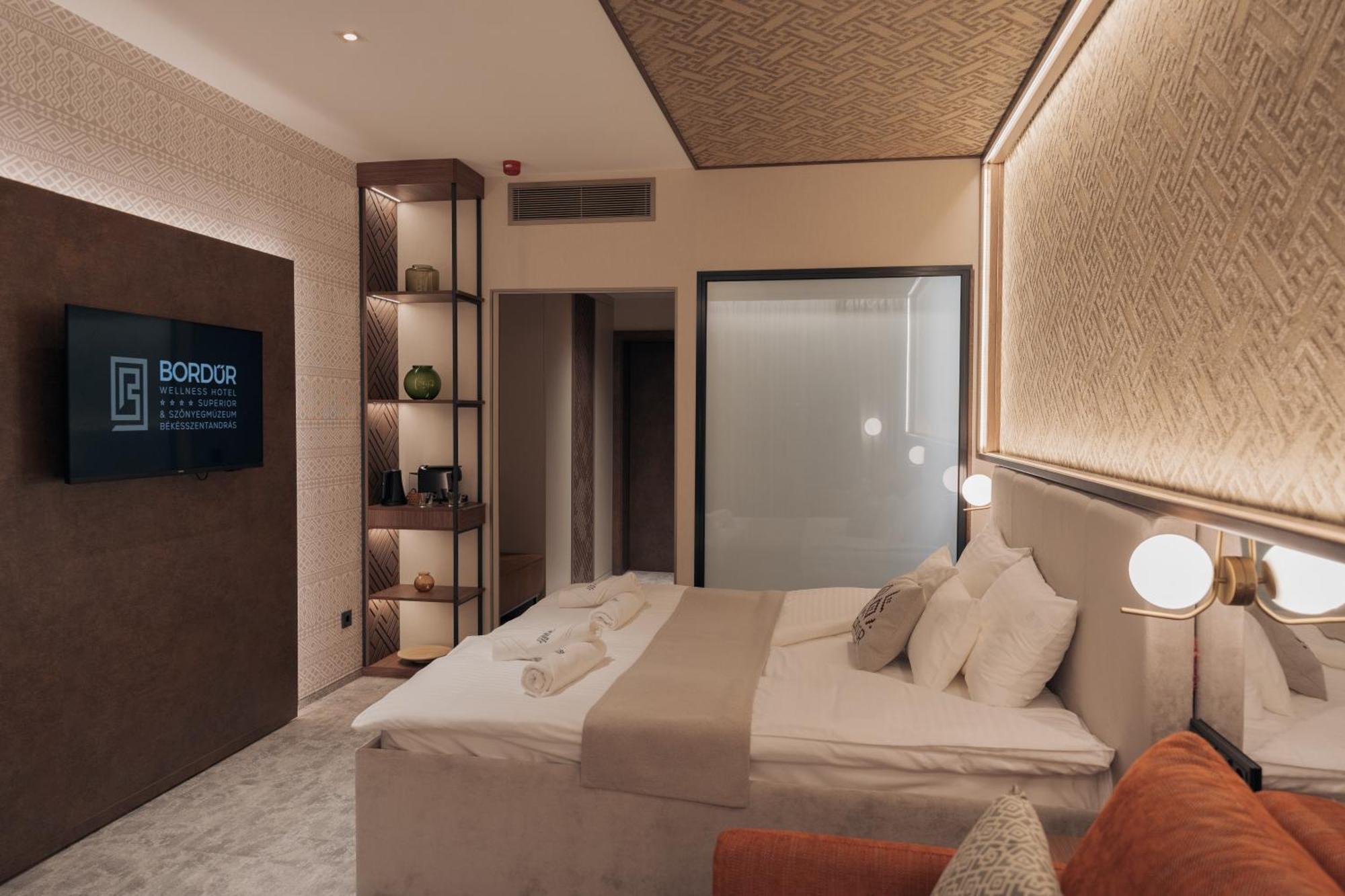 Bordur Wellness Hotel Superior Es Szonyegmuzeum Bekesszentandras Exterior foto